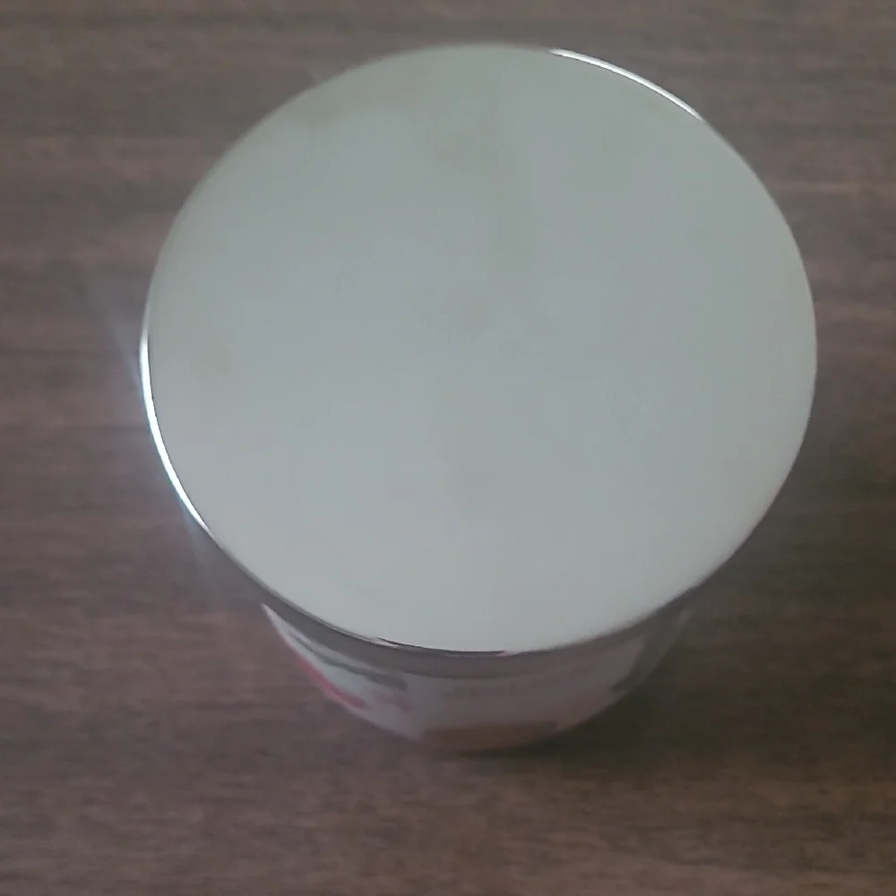 Holiday Memories Scented Candle - Red - Picture 3 of 4